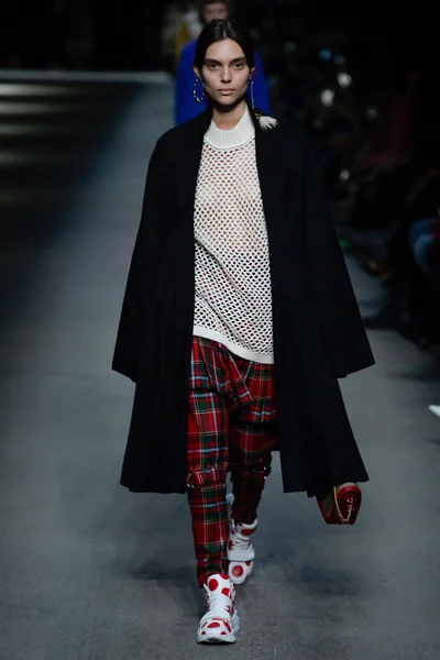 Look 28